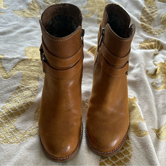 Women’s Sperry Chelton Tan Leather Stacked High Heel Ankle Booties - Size 6 - Picture 1 of 6